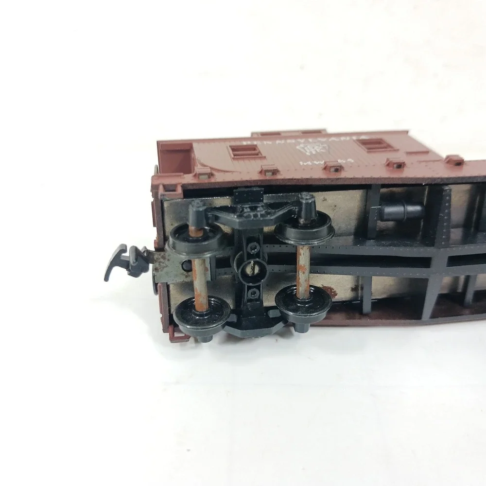 Athearn HO Scale Pennsylvania Work Caboose Kit 1276 PRR Brown MW985 Train Car